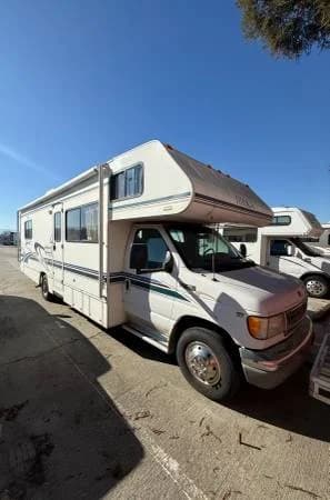 2000 Itasca Spirit 29’ Class C RV – Clean, Turn-Key