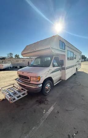 2000 Itasca Spirit 29’ Class C RV – Clean, Turn-Key 2