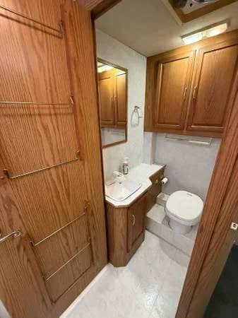 2000 Itasca Spirit 29’ Class C RV – Clean, Turn-Key 9