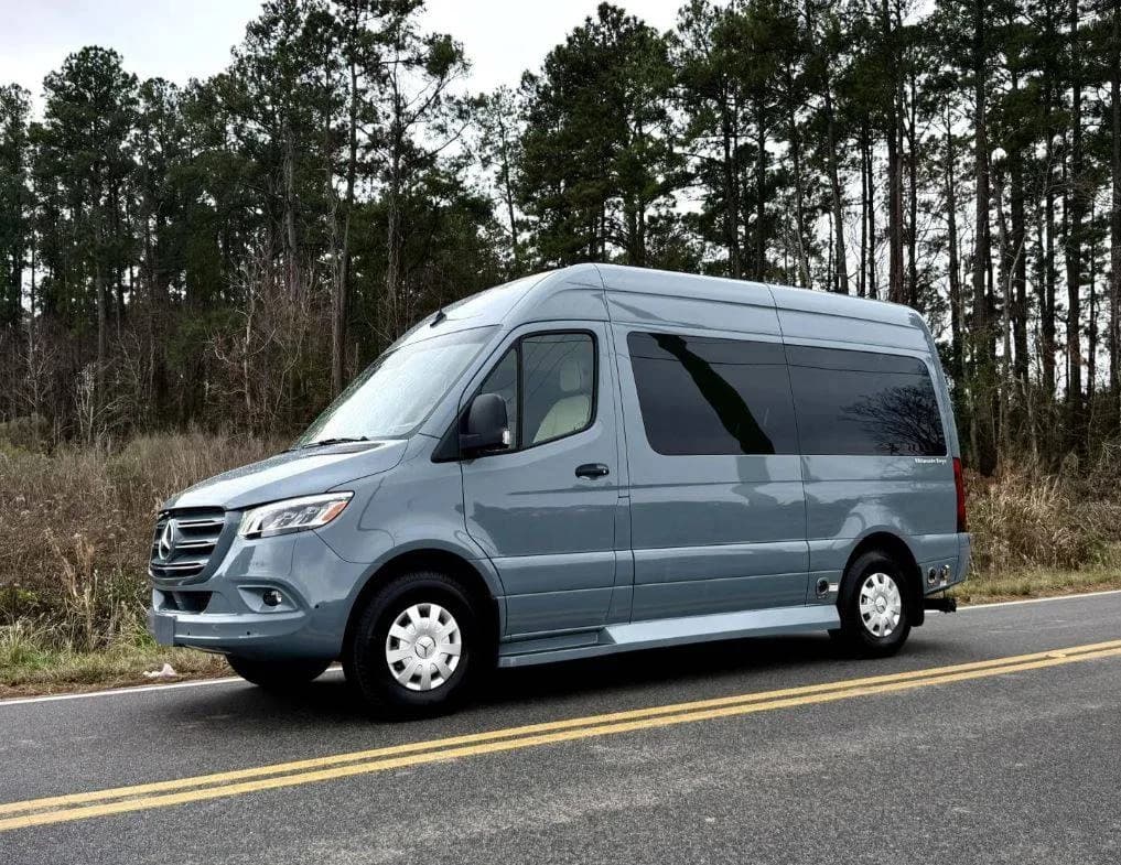 Motorhome RV Class B Mercedes-Benz Sprinter 2500 2