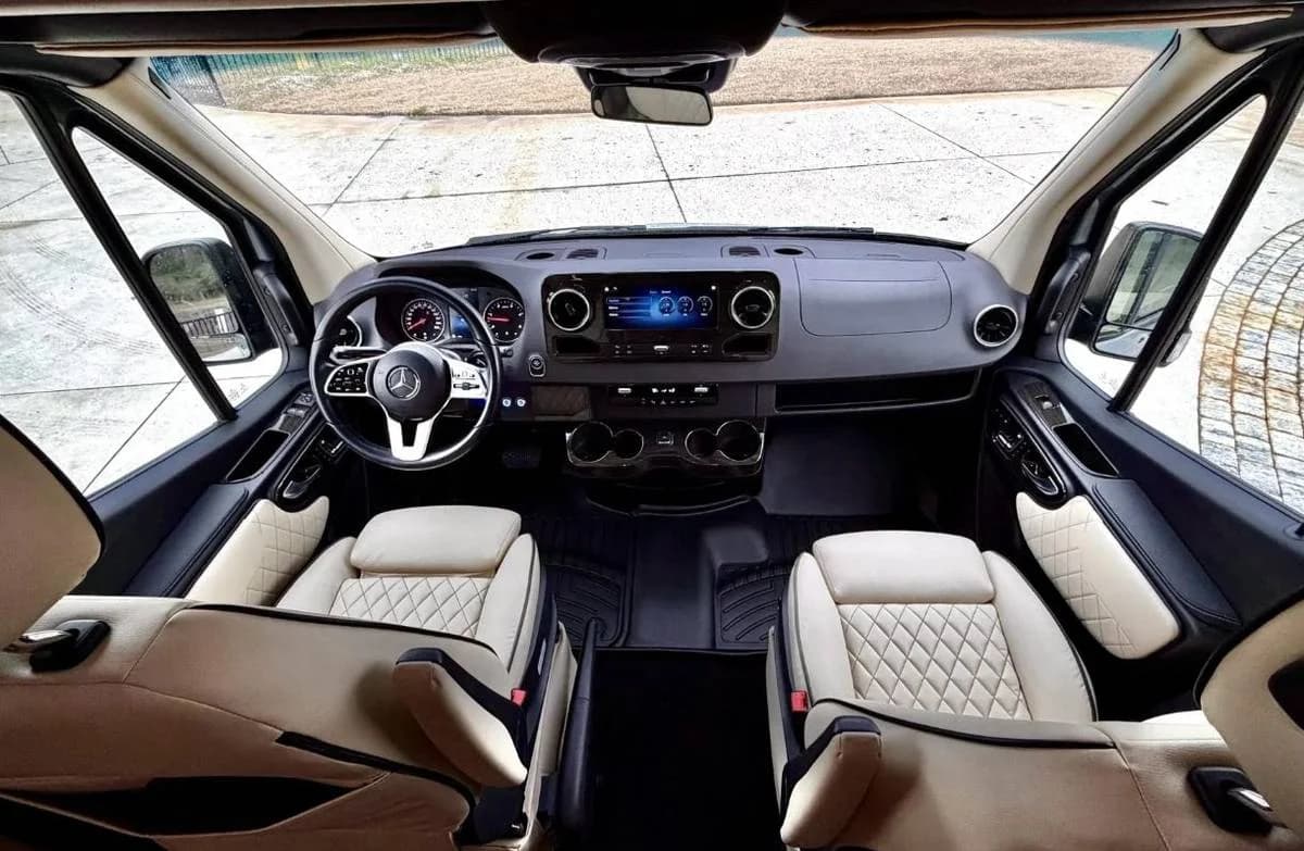 Motorhome RV Class B Mercedes-Benz Sprinter 2500 4
