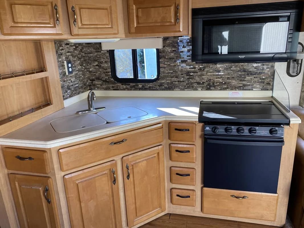 2002 Jayco Firenza Class A motorhome 35ft 14