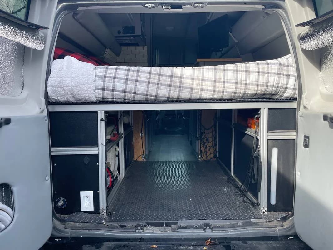 1998 Ford Econoline E350 4x4 - 7.3 Diesel Overland Camper Van 10