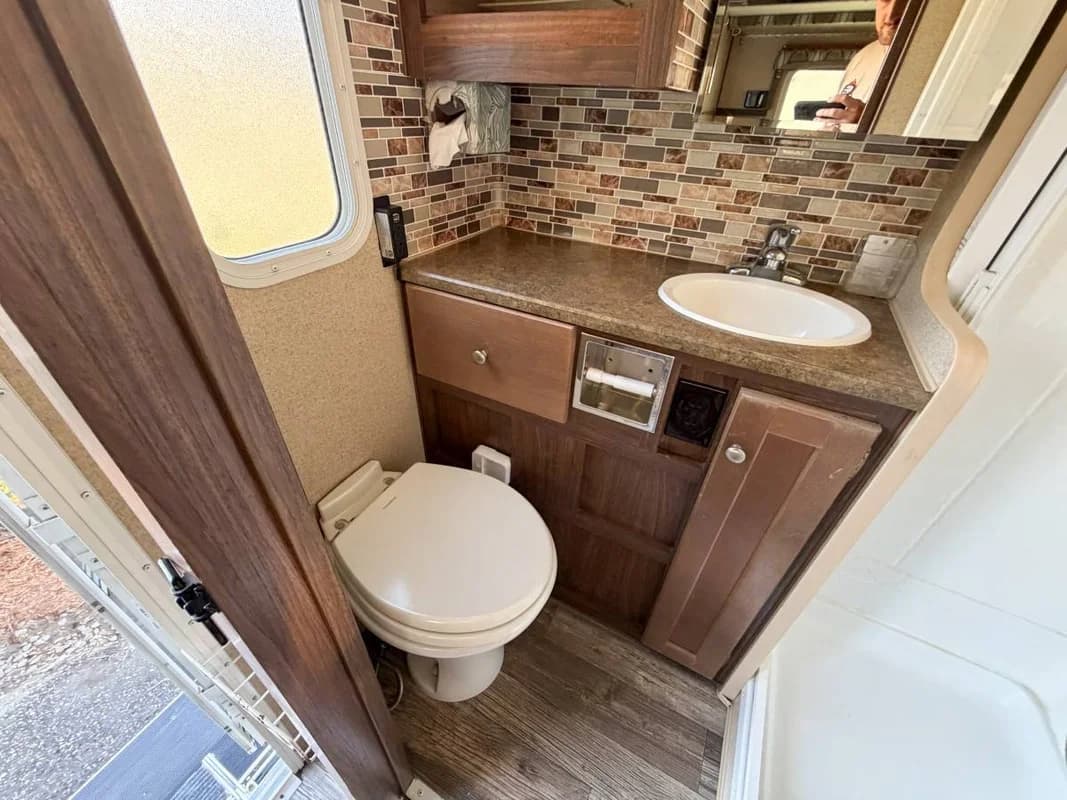 2020 ARCTIC FOX 1150! 19