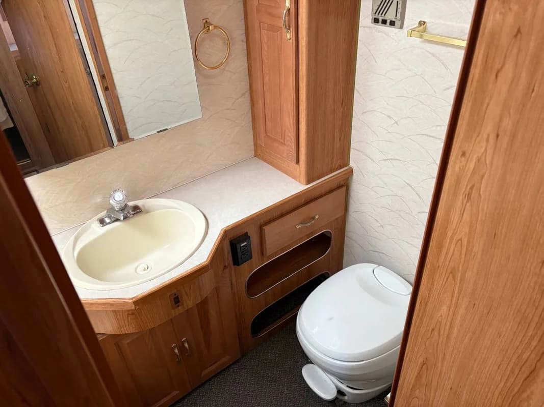 1999 coachman Santara Diesel 13