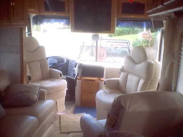 ``2003 allegro bus 6