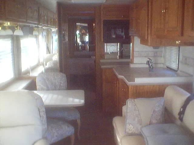 ``2003 allegro bus 7