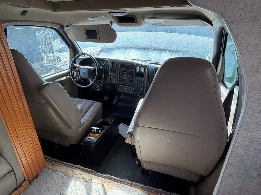 2005 Gulf stream EnduraMax Diesel toy hauler 2