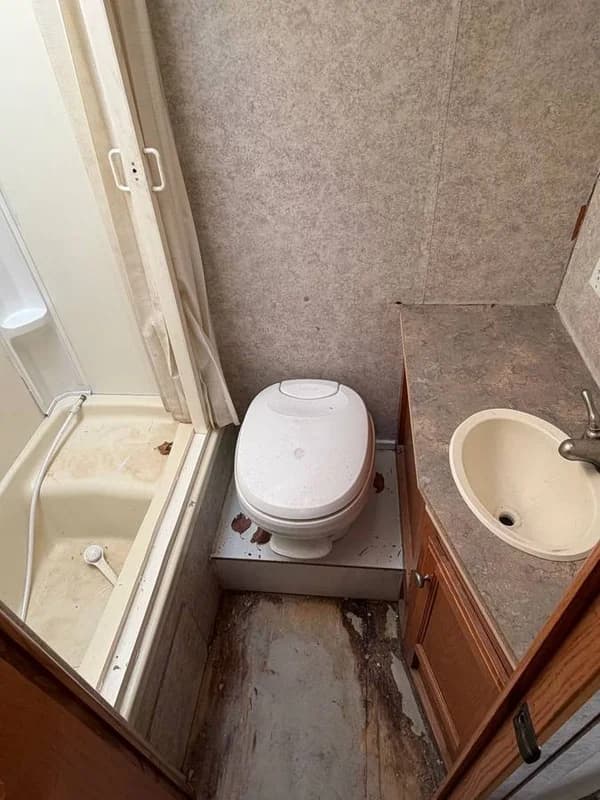 2005 Gulf stream EnduraMax Diesel toy hauler 6