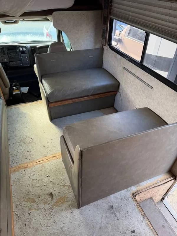 2005 Gulf stream EnduraMax Diesel toy hauler 4