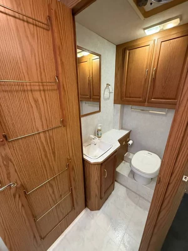 2000 Itasca Spirit 29’ Class C RV – Clean, Turn-Key 9