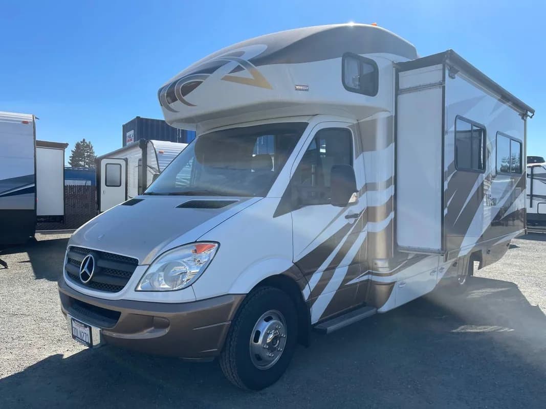 2013 VIEW / MERCEDES DIESEL by WINNEBAGO, MODEL: 24M (Class C) 3