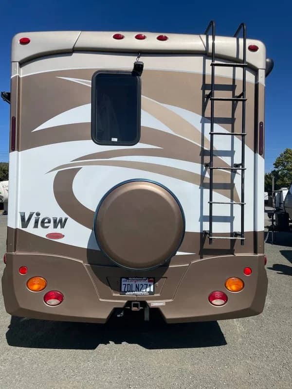 2013 VIEW / MERCEDES DIESEL by WINNEBAGO, MODEL: 24M (Class C) 4