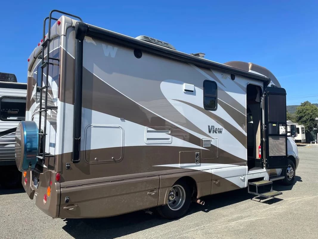 2013 VIEW / MERCEDES DIESEL by WINNEBAGO, MODEL: 24M (Class C) 5