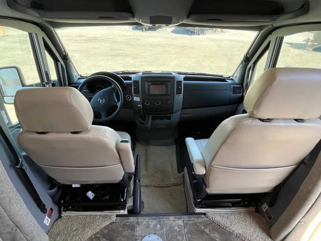 2013 VIEW / MERCEDES DIESEL by WINNEBAGO, MODEL: 24M (Class C) 9