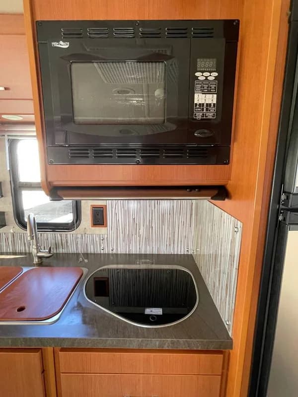 2013 VIEW / MERCEDES DIESEL by WINNEBAGO, MODEL: 24M (Class C) 15