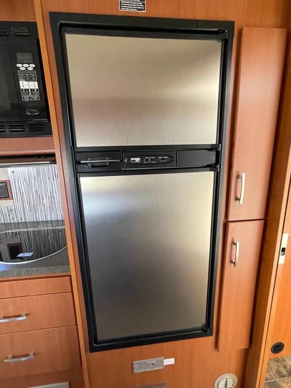 2013 VIEW / MERCEDES DIESEL by WINNEBAGO, MODEL: 24M (Class C) 13