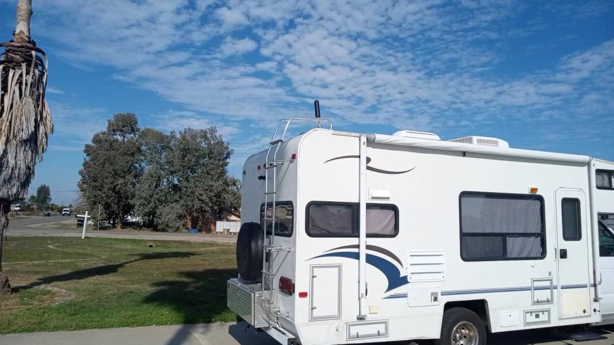 2002 COACHMAN 22R CLASS C 4