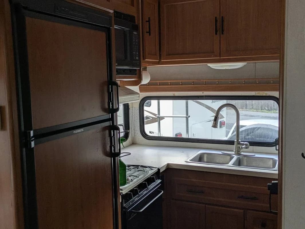 2002 COACHMAN 22R CLASS C 8