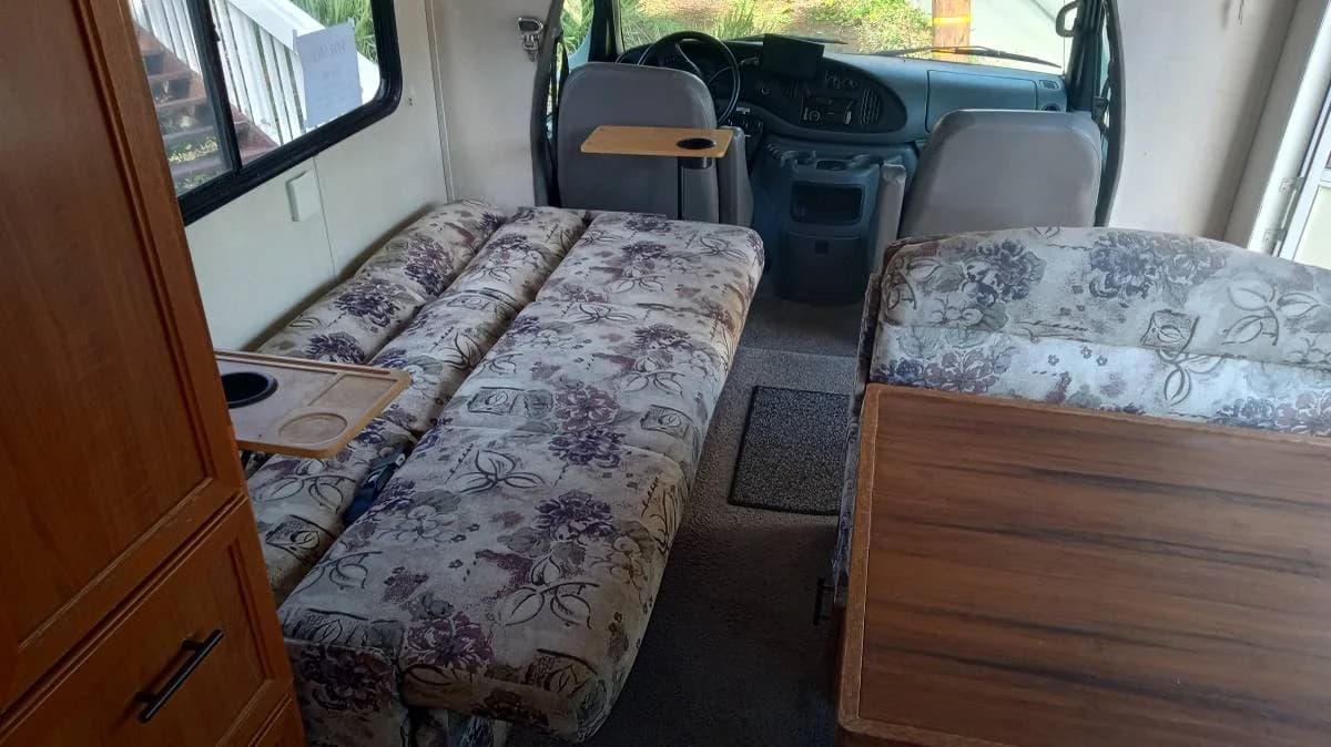 2002 COACHMAN 22R CLASS C 12