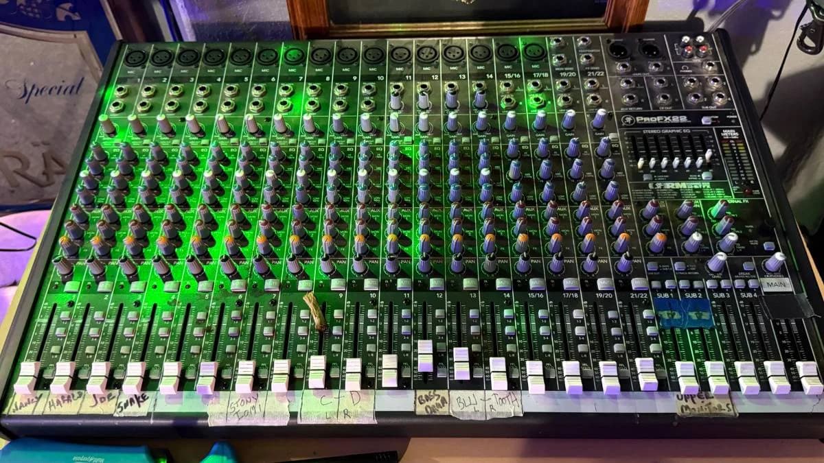 PA system rack mount gear in Yamaha cabinets 8