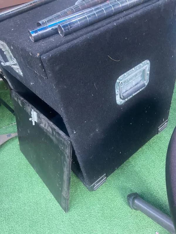 EURO Live B1200D-Pro 11” subwoofer+ MU Case 4