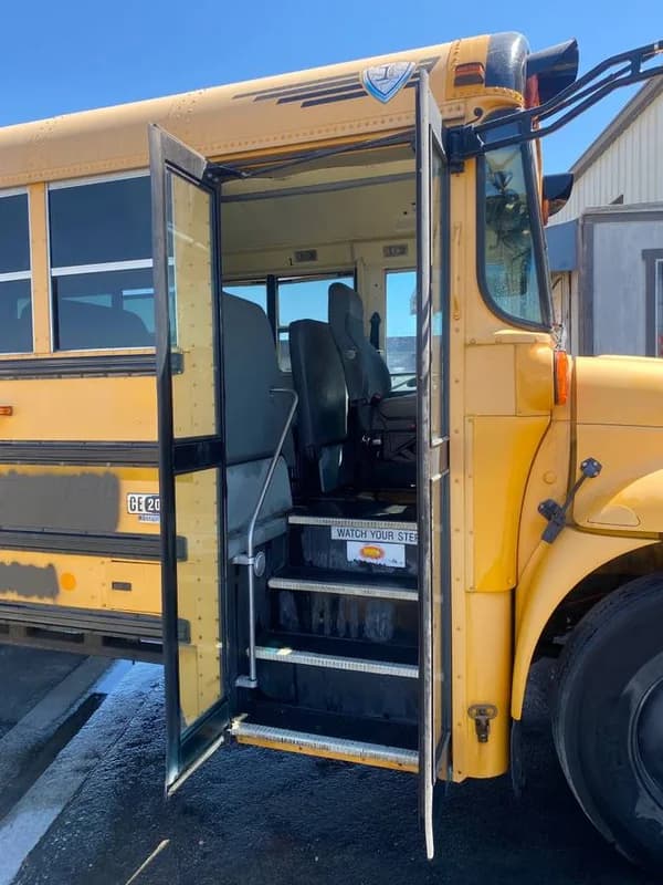 2010 39 ft IC international school bus 4