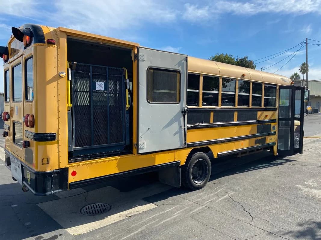 2009 30 ft IC international diesel school bus 2