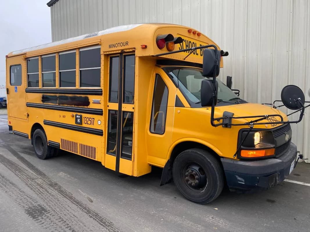 2014 chevy 4500 diesel Duramax school bus w/87k 2