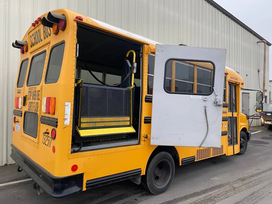 2014 chevy 4500 diesel Duramax school bus w/87k 12