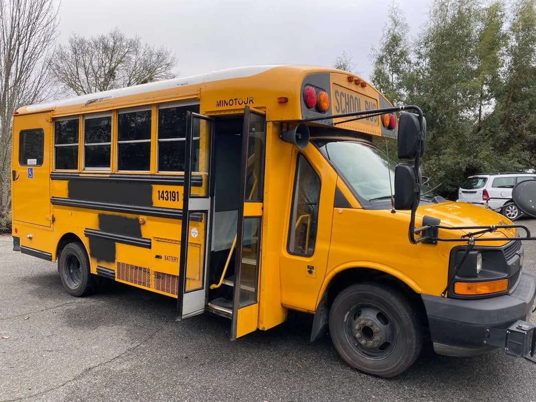 2016 chevy 4500 express Thomas short bus w/123k 3