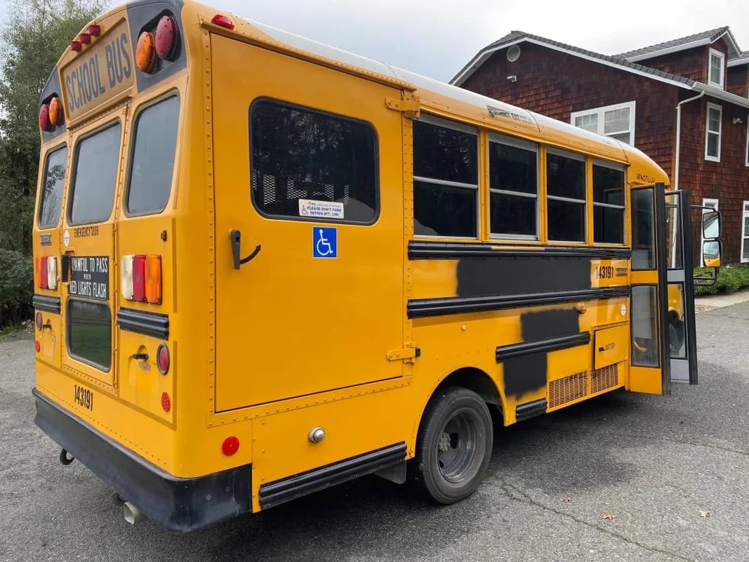 2016 chevy 4500 express Thomas short bus w/123k 5