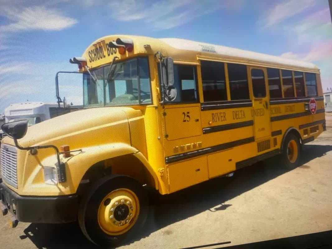 2006 freightliner FS65 diesel school bus 2