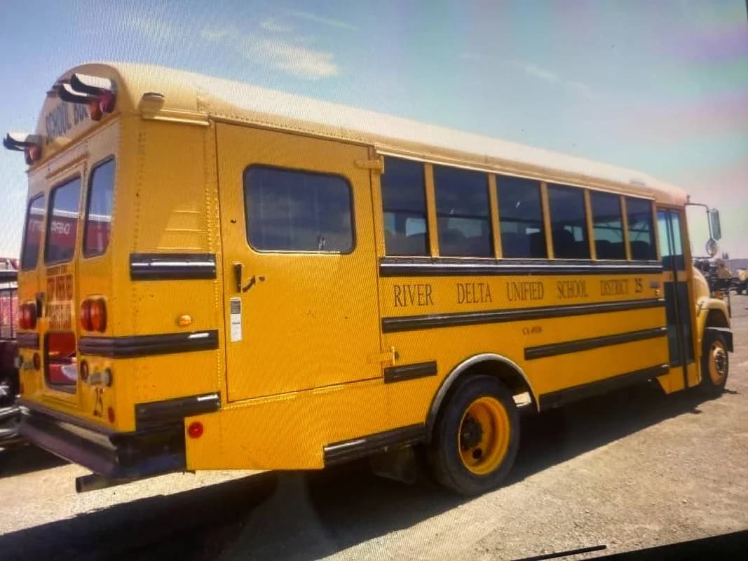2006 freightliner FS65 diesel school bus 3