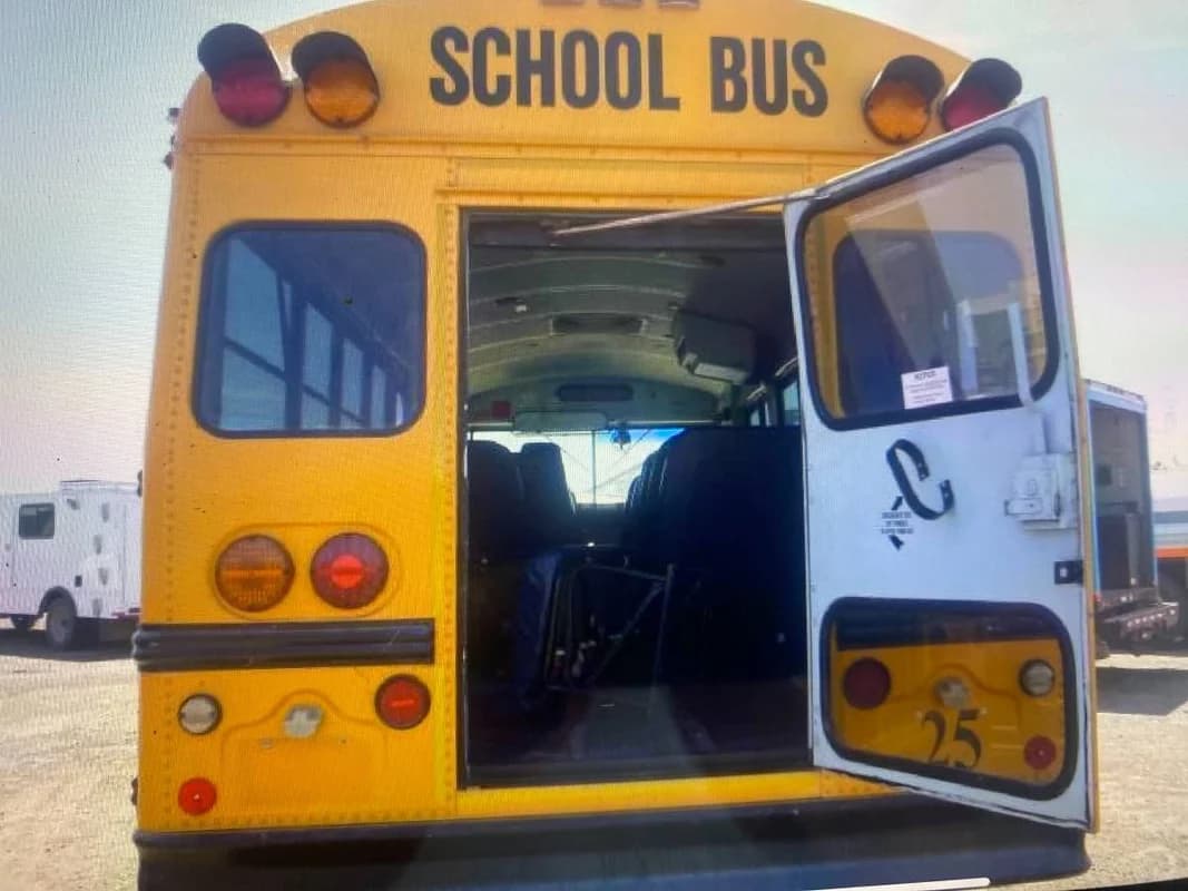 2006 freightliner FS65 diesel school bus 5