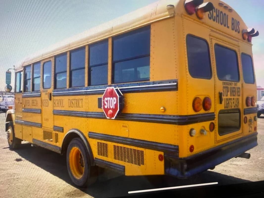 2006 freightliner FS65 diesel school bus 4