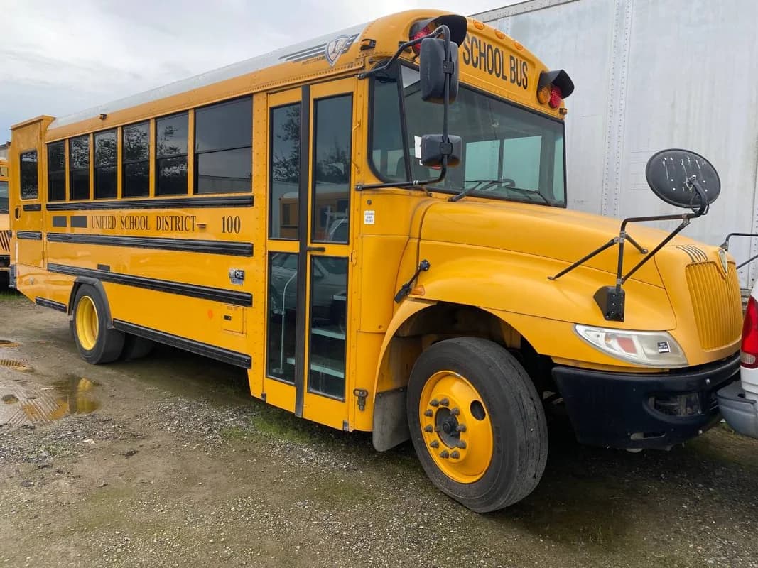 2015 international CE school bus