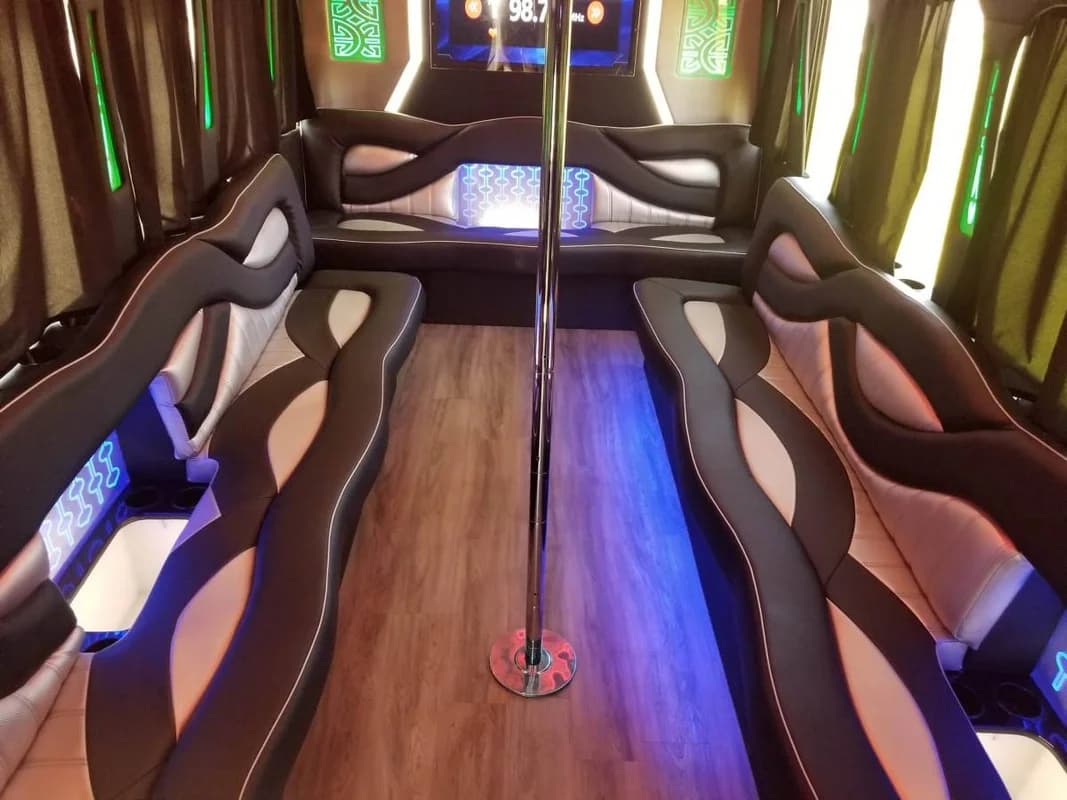 2010 Ford E450 Party Bus 4