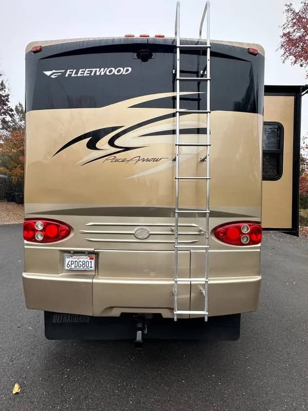 2009 Pace Arrow 37C luxury model 3 Slides Full Body Paint Stored indoo 3