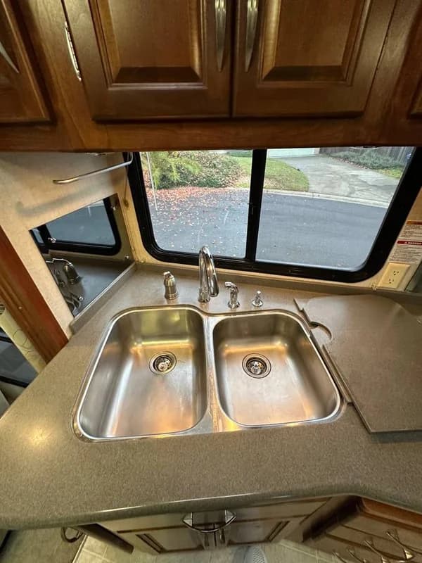 2009 Pace Arrow 37C luxury model 3 Slides Full Body Paint Stored indoo 10