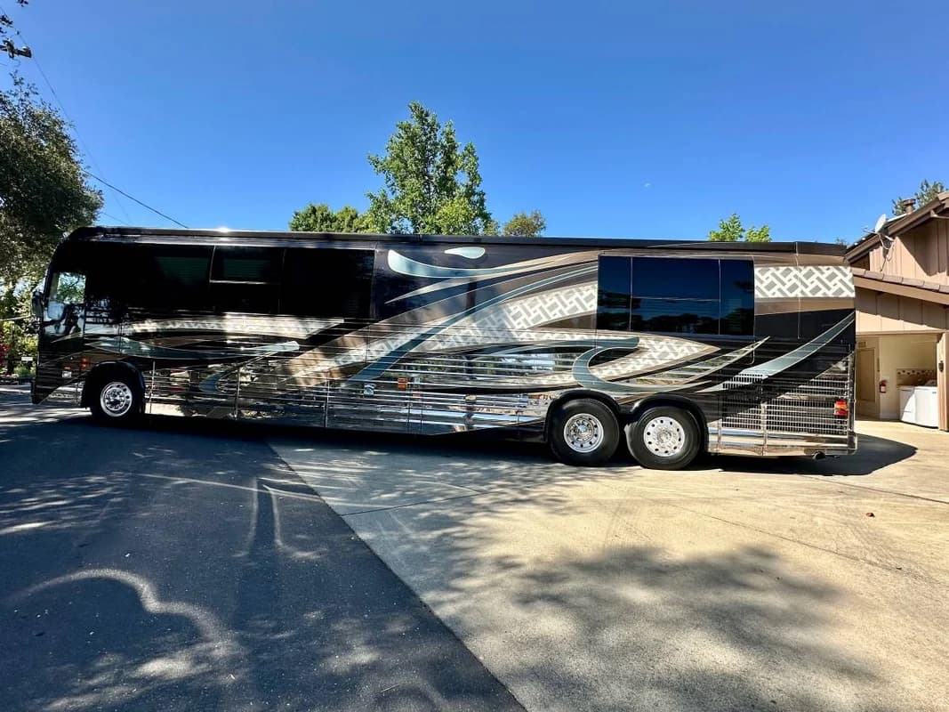 2009 Prevost by Counrty Coach RV Under Market in Awesome Condition 4