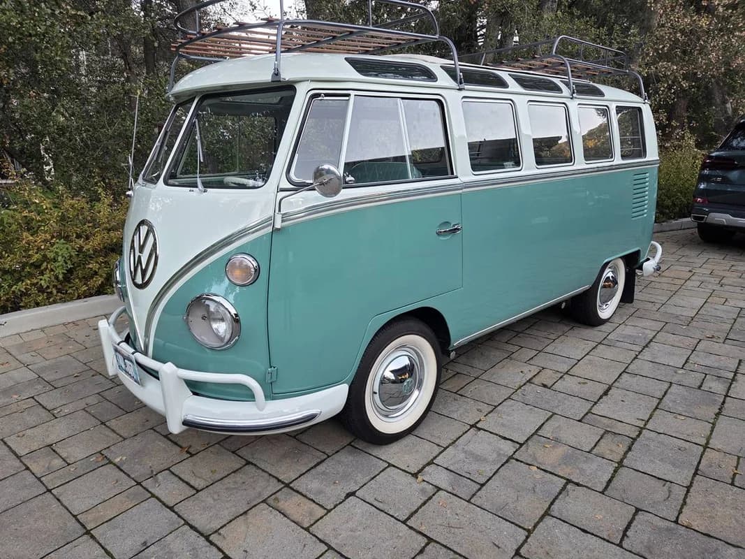 EXQUISITE Restored 1964 VW Type 241 Deluxe 21 Window Micro Bus! 2
