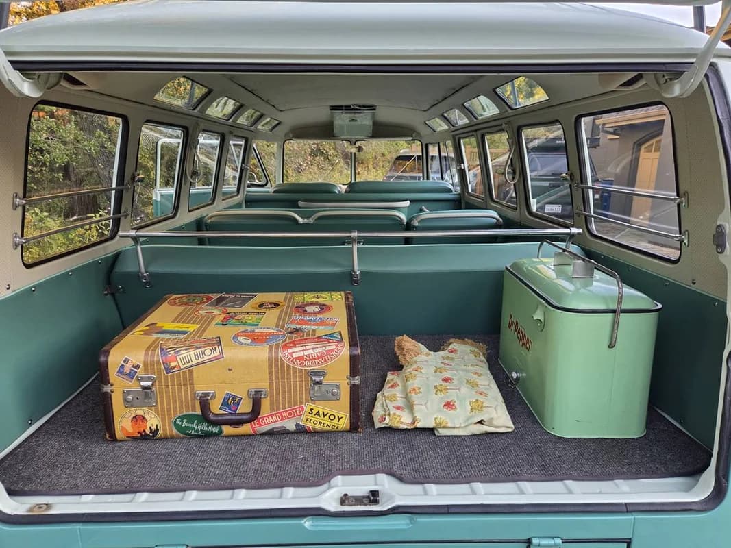 EXQUISITE Restored 1964 VW Type 241 Deluxe 21 Window Micro Bus! 16