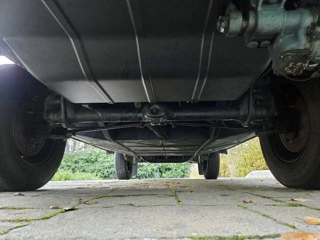 EXQUISITE Restored 1964 VW Type 241 Deluxe 21 Window Micro Bus! 21