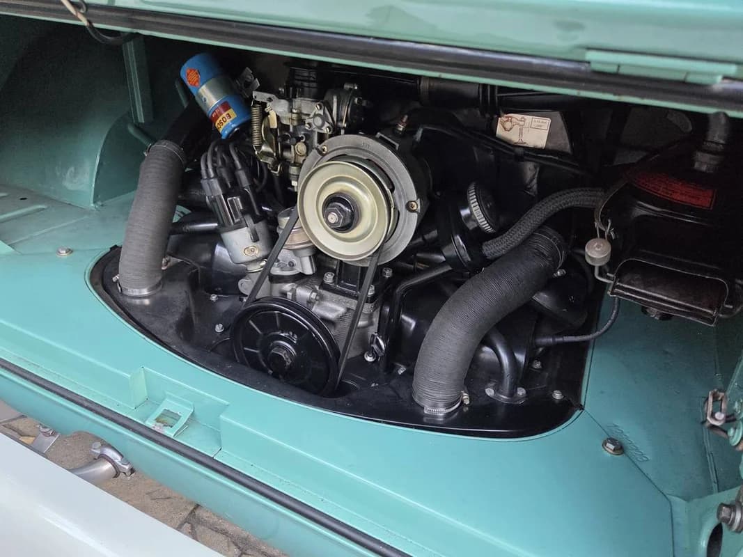 EXQUISITE Restored 1964 VW Type 241 Deluxe 21 Window Micro Bus! 19