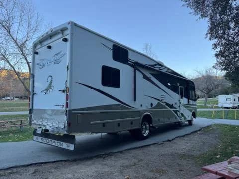 2008 Damon Scorpion Toyhauler RV Class A 8