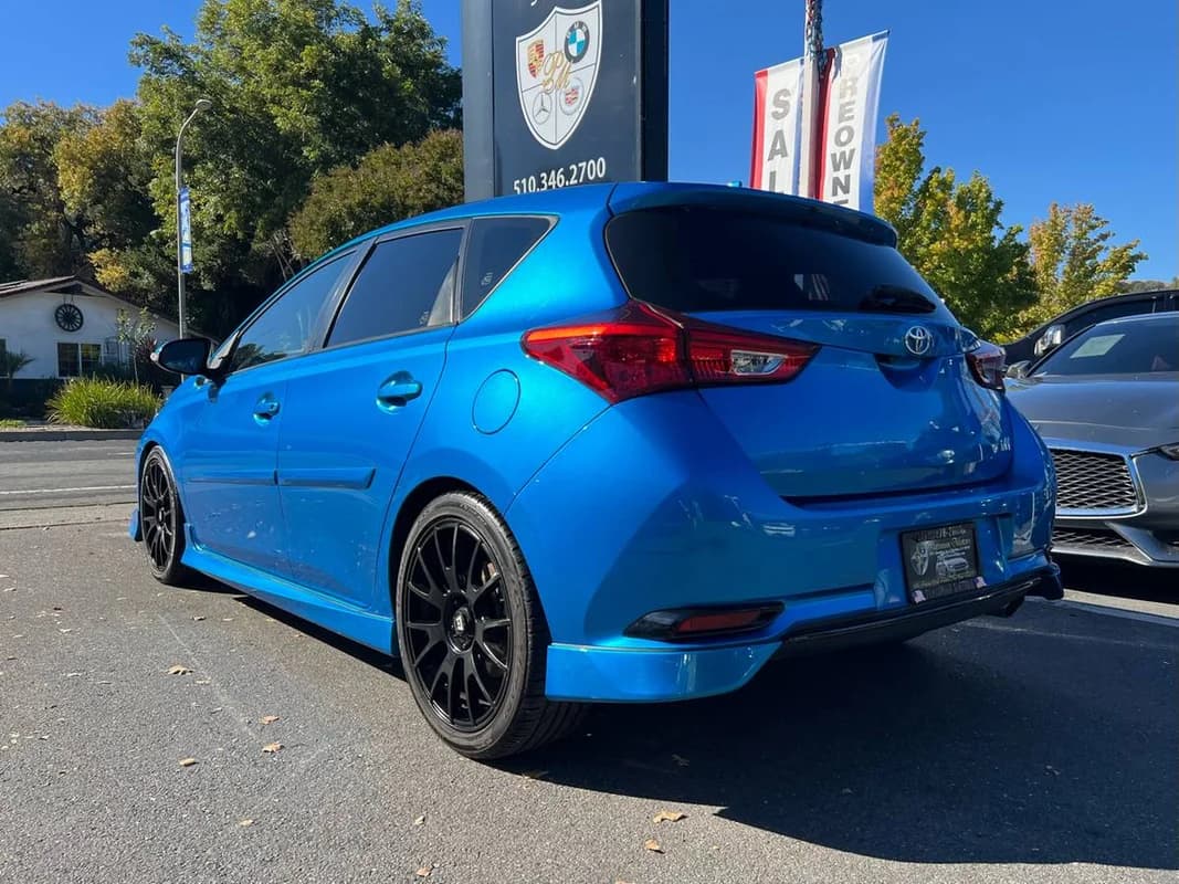 2017 Toyota Corolla iM ~ L@@K ~ Electric Blue ~ Many Xtras ~ We Financ 5