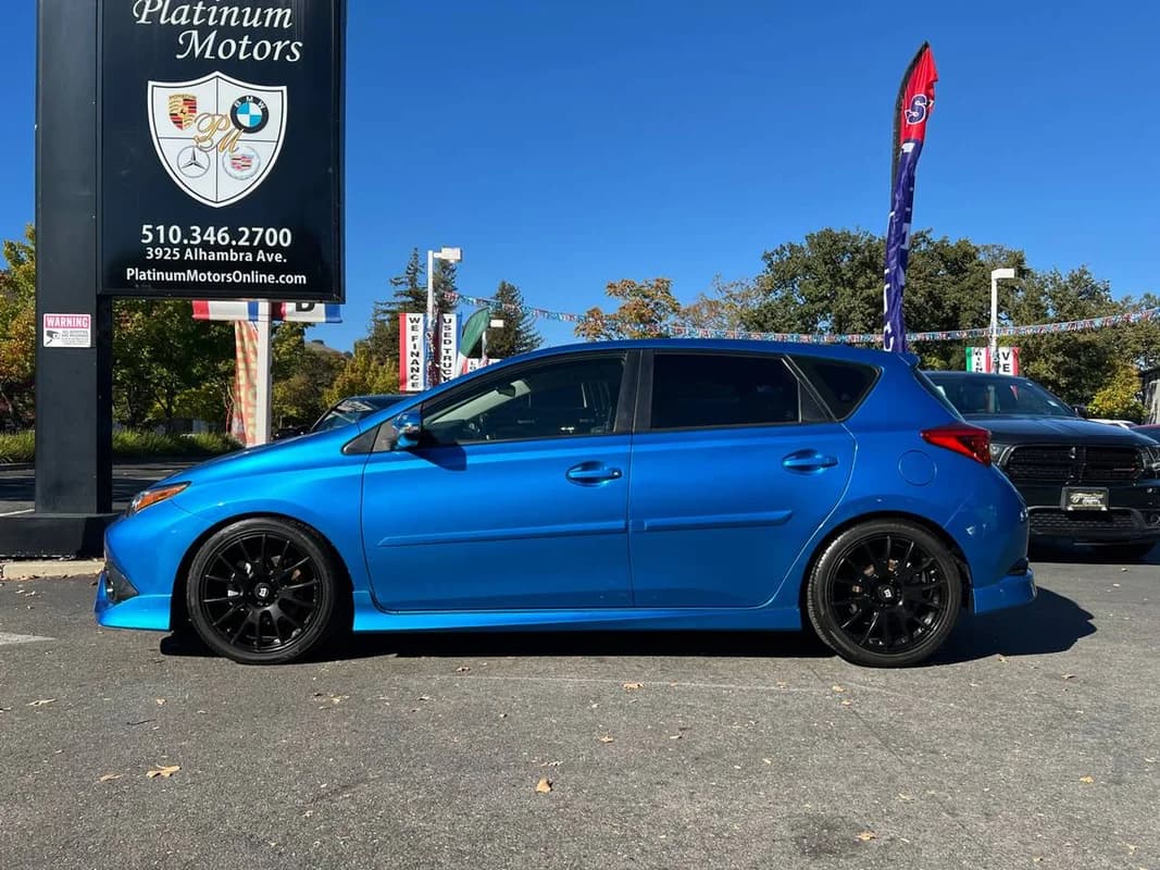 2017 Toyota Corolla iM ~ L@@K ~ Electric Blue ~ Many Xtras ~ We Financ 4