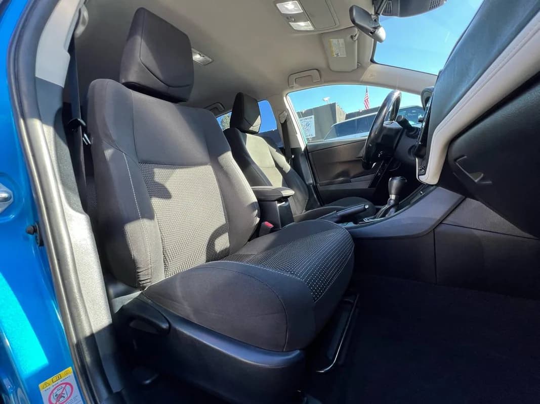 2017 Toyota Corolla iM ~ L@@K ~ Electric Blue ~ Many Xtras ~ We Financ 21