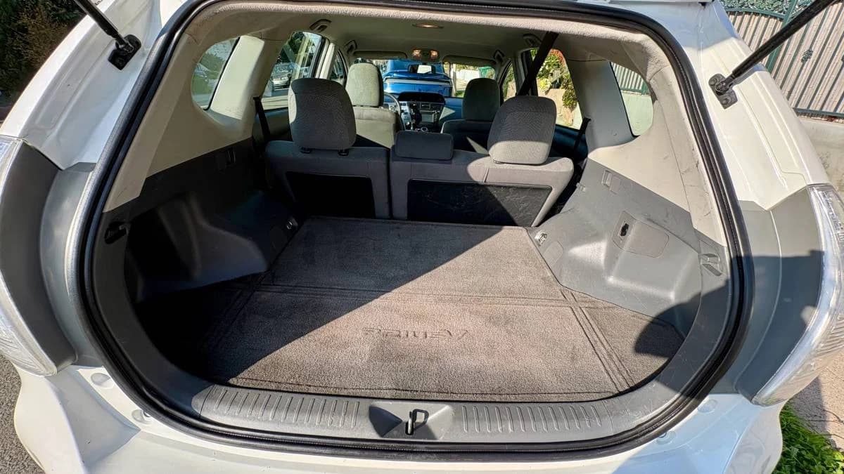 2012 Toyota Prius V – (trim 3) Roof Rack - Trailer Hitch - New Tires 6